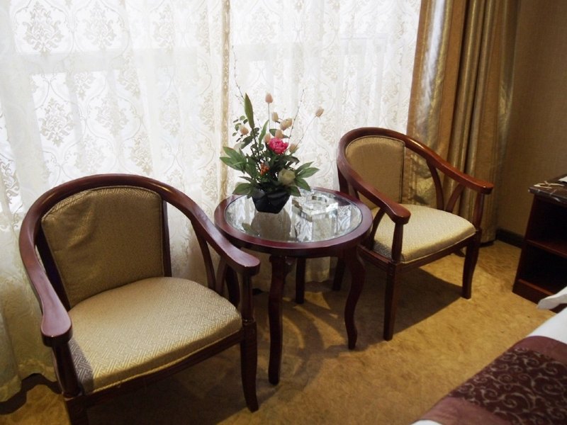 hotelPic