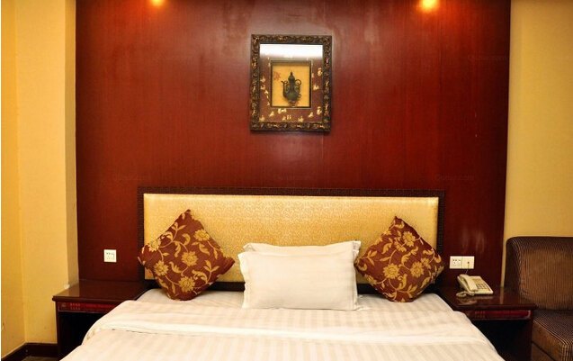 hotelPic