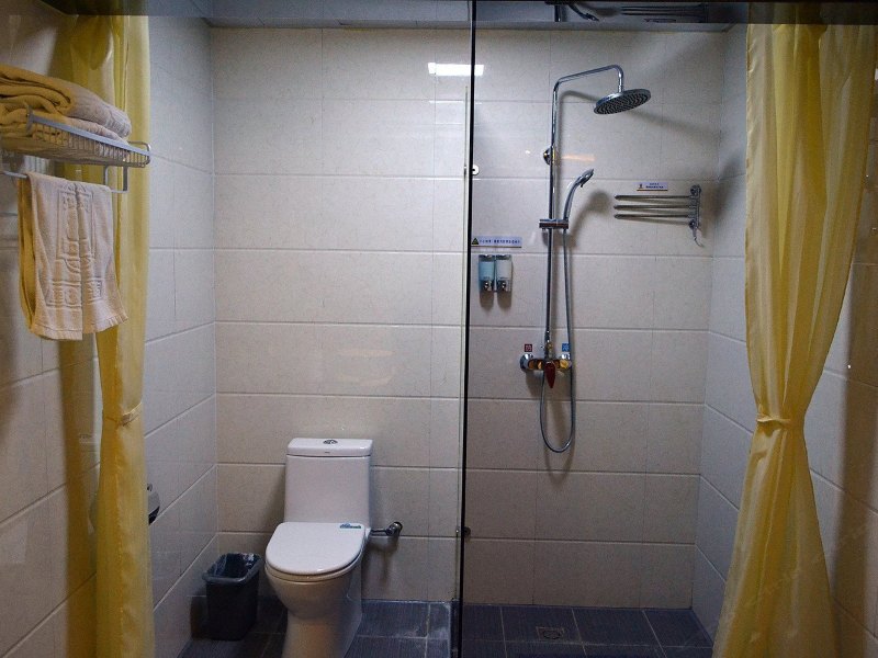 hotelPic