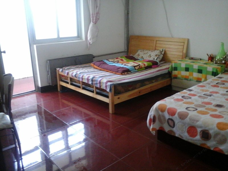 hotelPic
