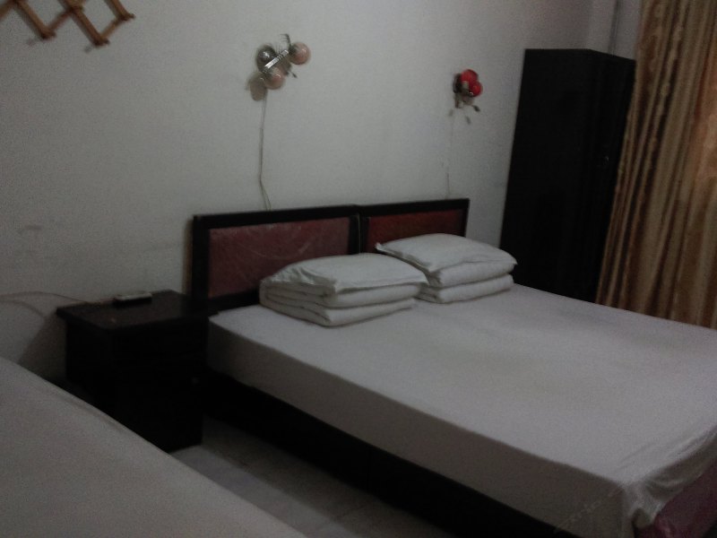 hotelPic