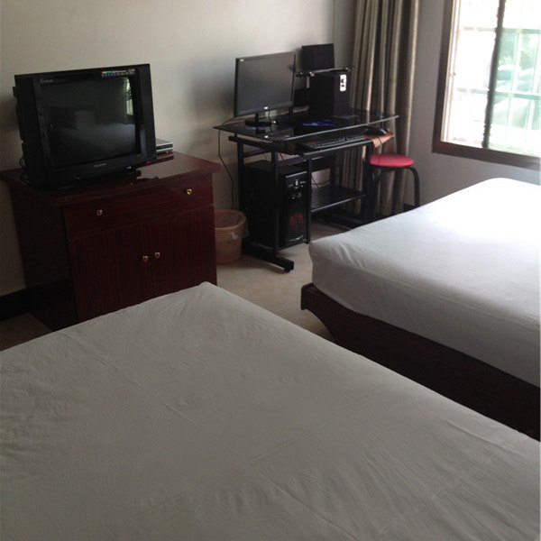 hotelPic
