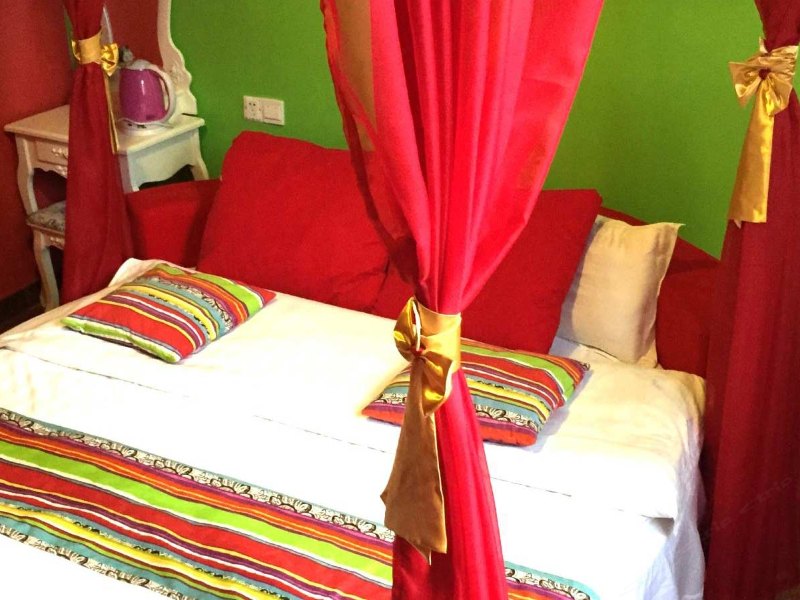 hotelPic