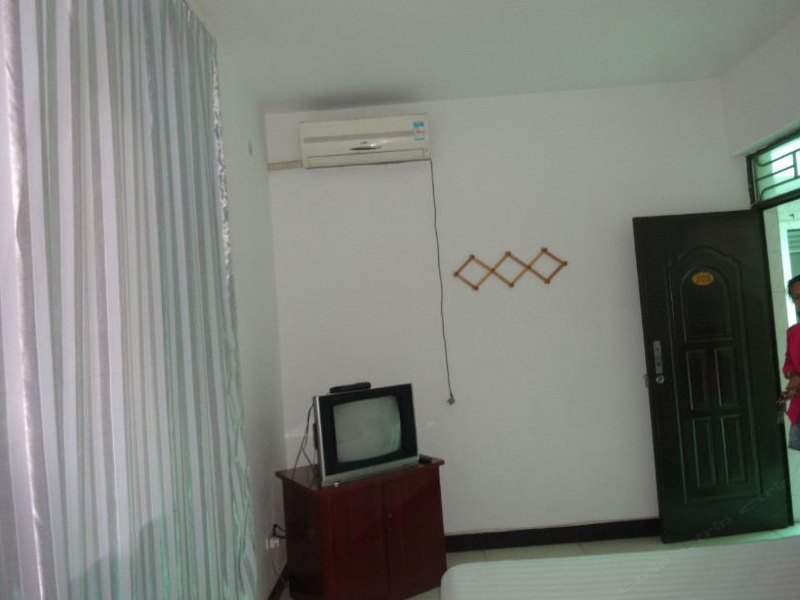 hotelPic