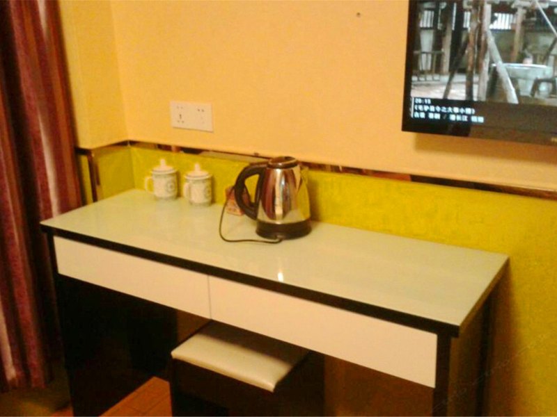 hotelPic