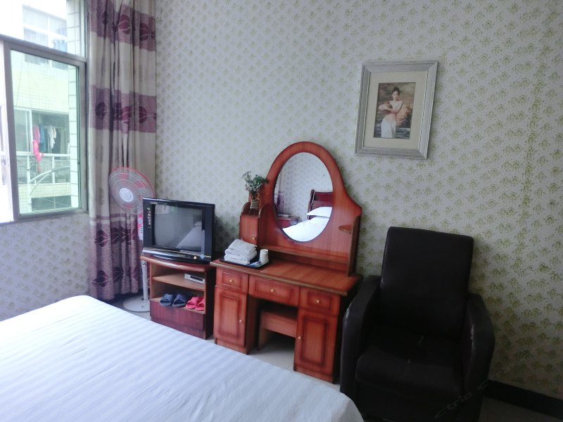 hotelPic