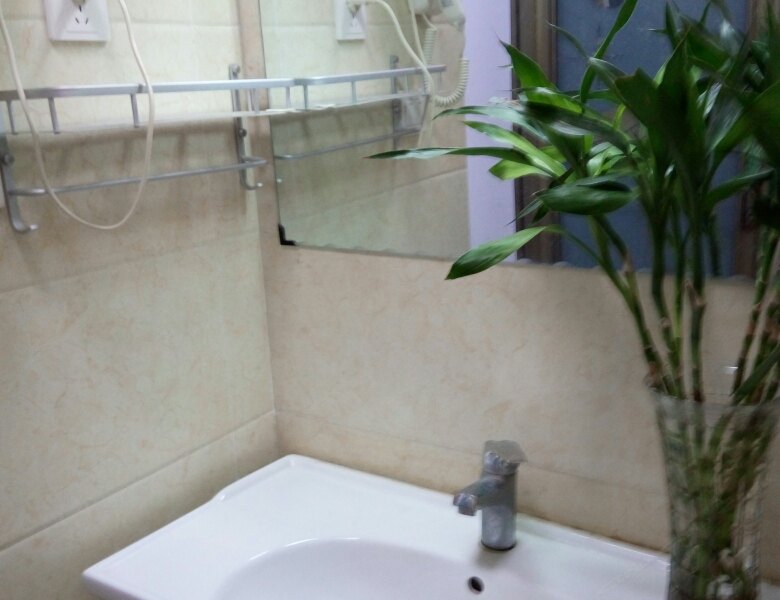 hotelPic