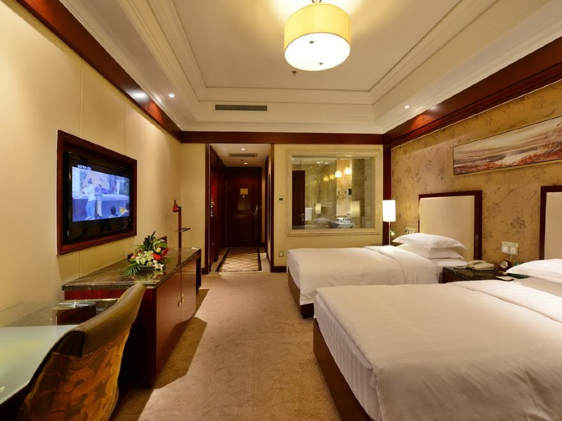 hotelPic