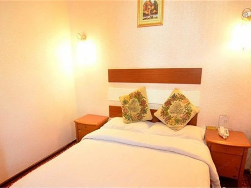 hotelPic