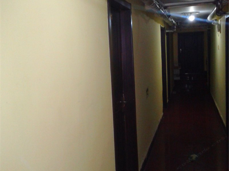 hotelPic