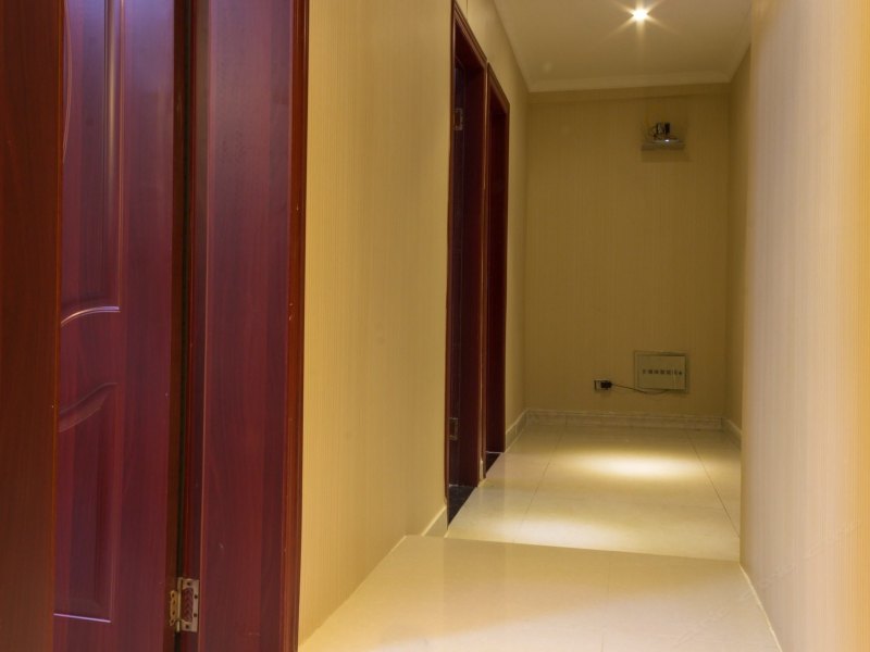 hotelPic