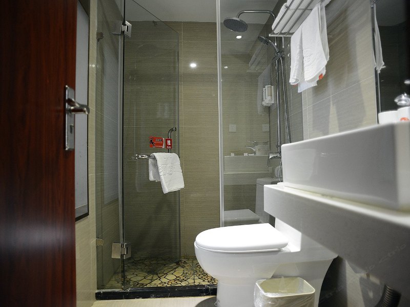 hotelPic