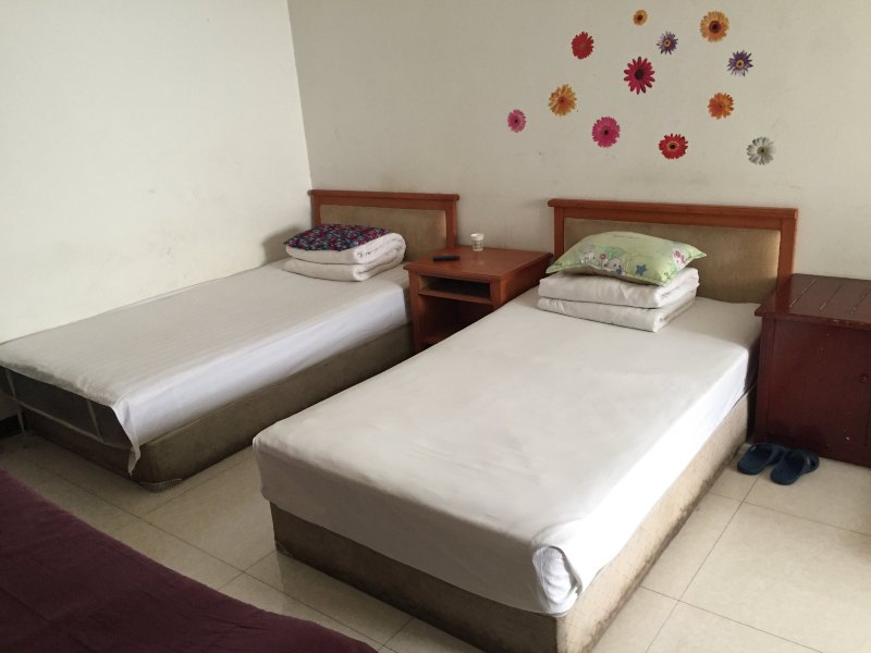hotelPic