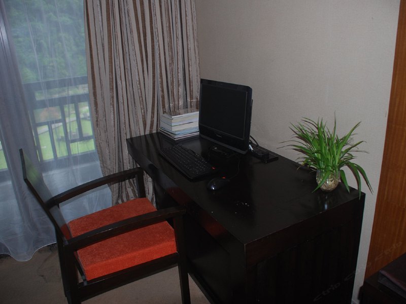 hotelPic