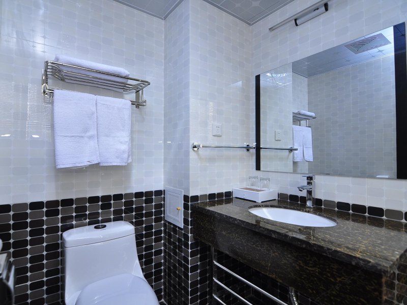 hotelPic