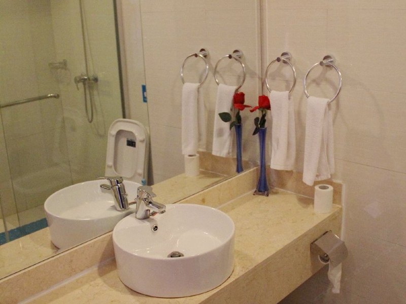 hotelPic