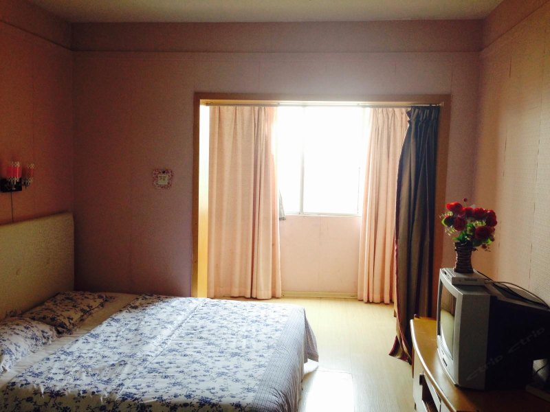 hotelPic