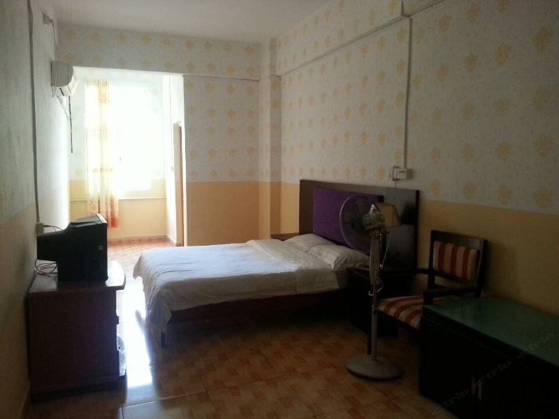hotelPic