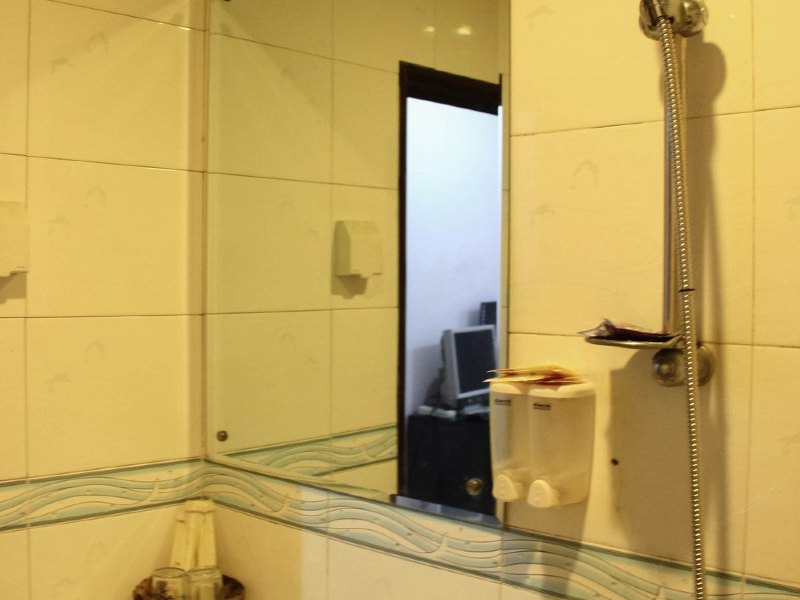 hotelPic