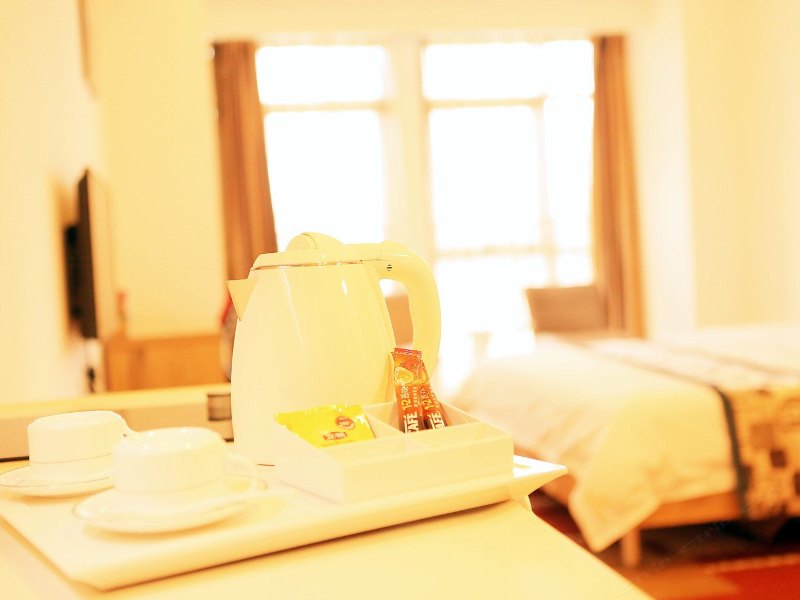 hotelPic