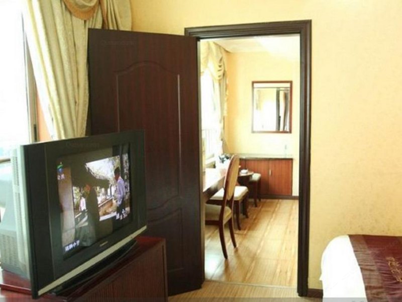 hotelPic