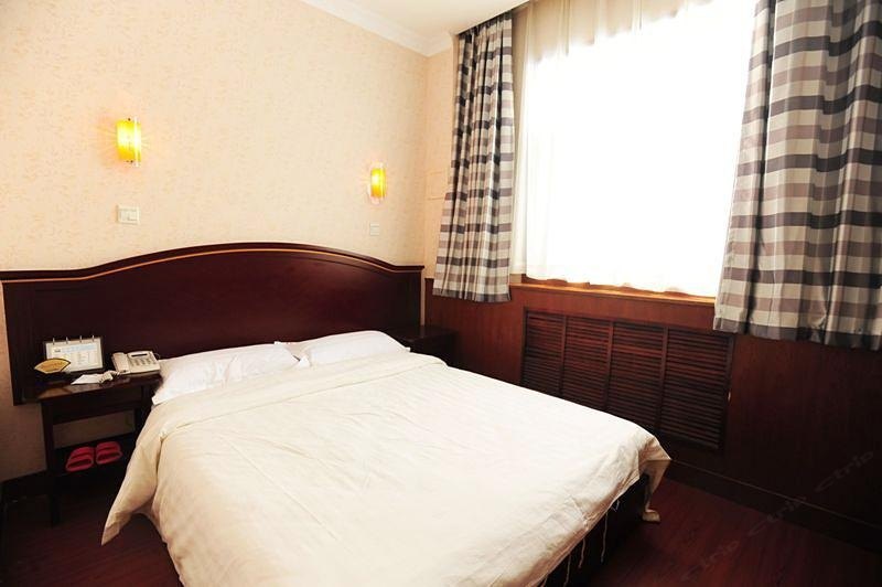 hotelPic