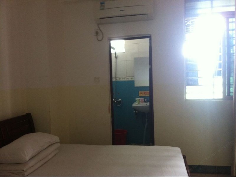 hotelPic