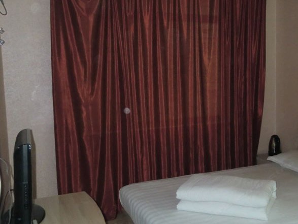 hotelPic