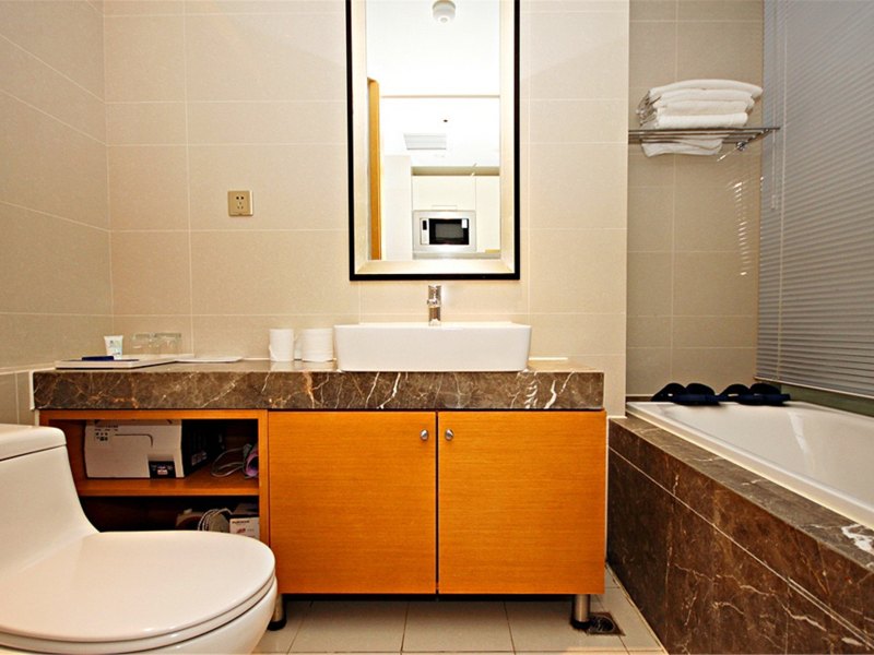 hotelPic
