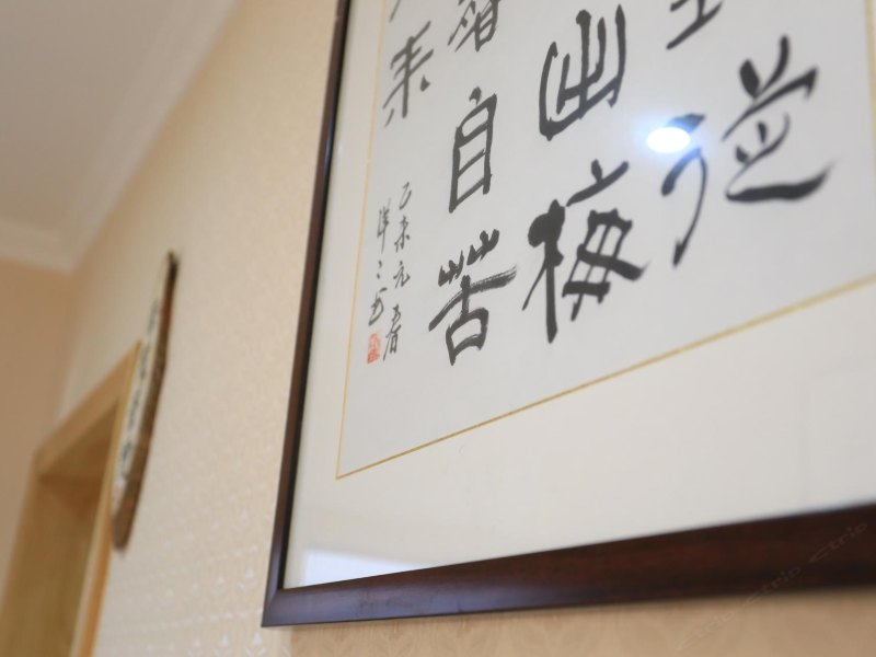 hotelPic