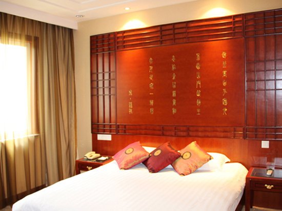 hotelPic