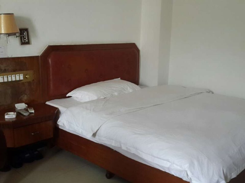 hotelPic