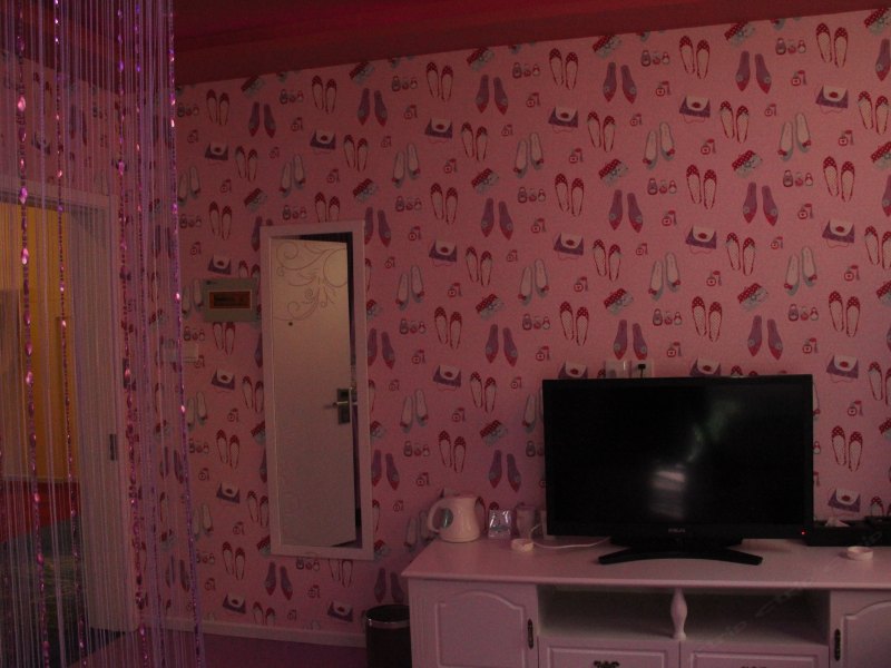 hotelPic