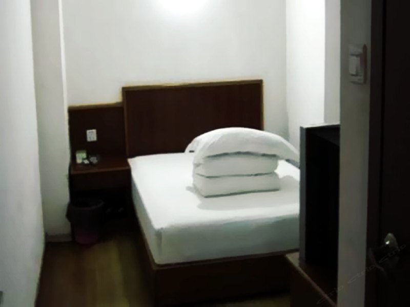hotelPic
