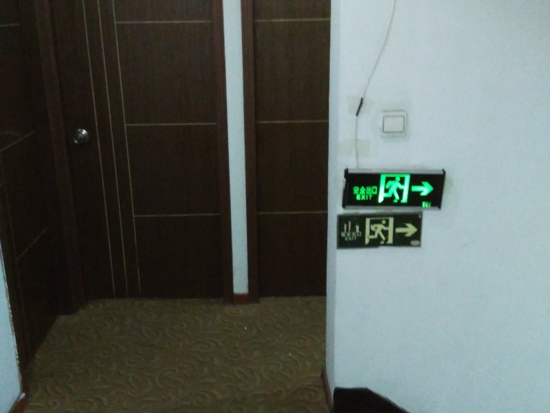 hotelPic