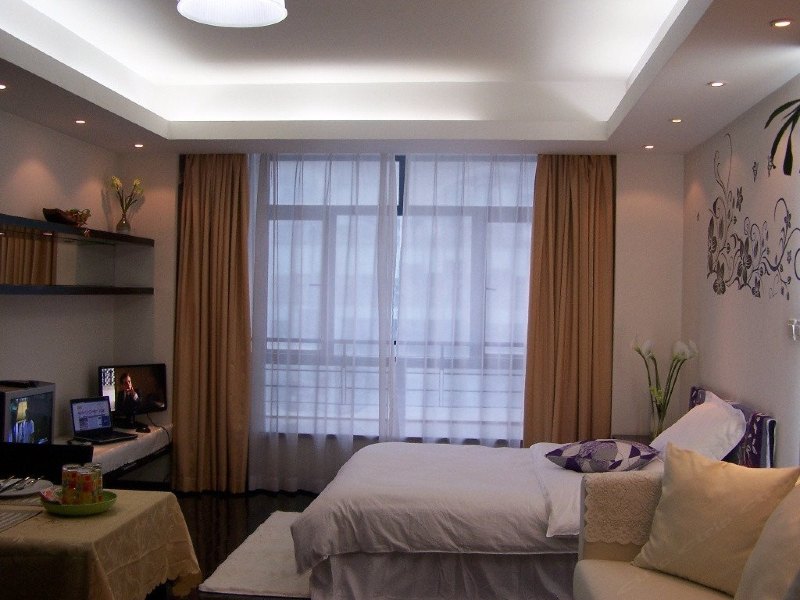 hotelPic
