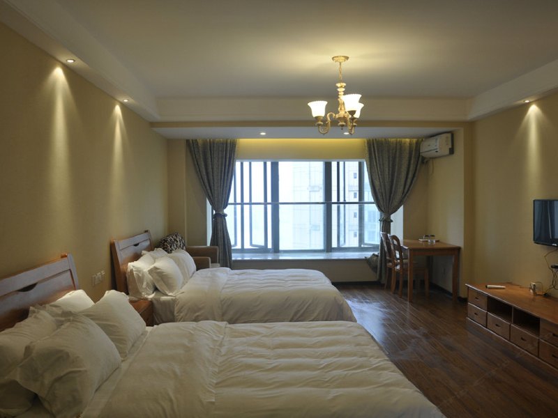hotelPic