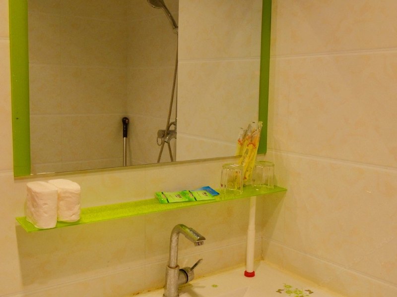 hotelPic