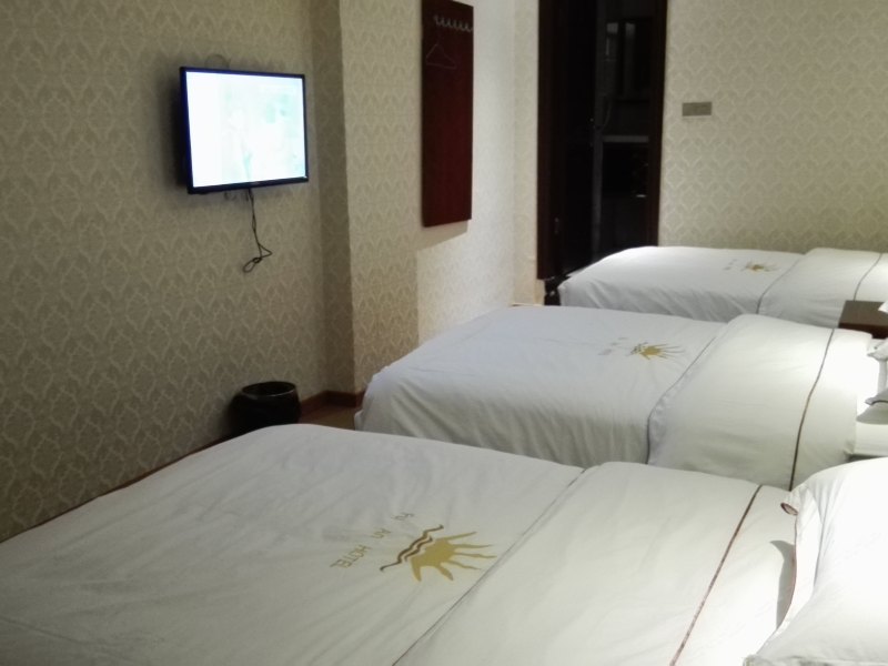 hotelPic