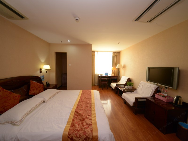 hotelPic