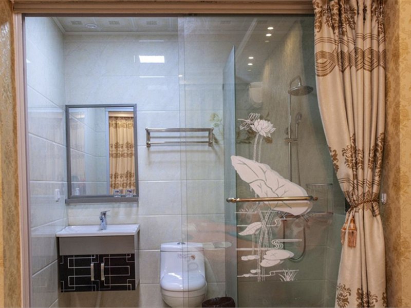 hotelPic