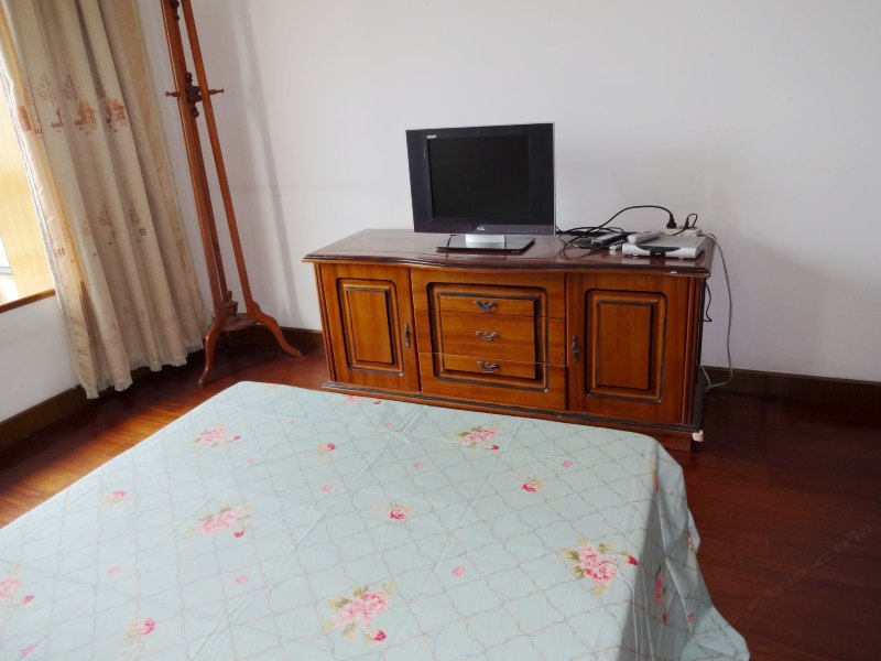 hotelPic