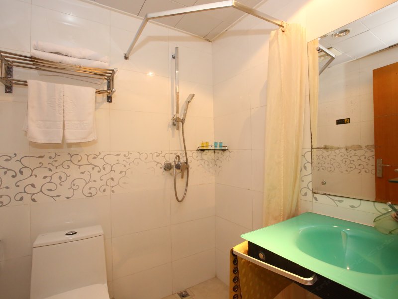 hotelPic