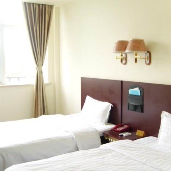hotelPic