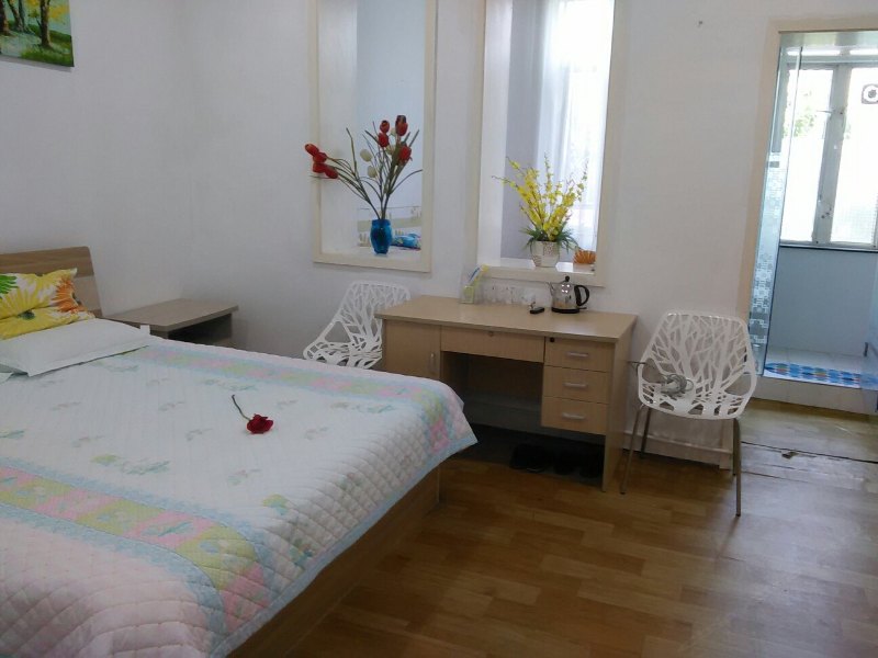 hotelPic