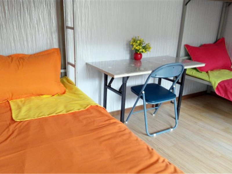 hotelPic