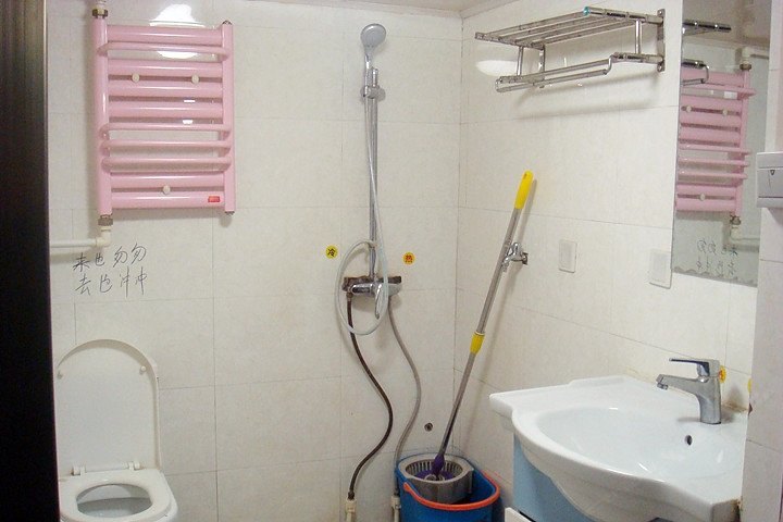 hotelPic