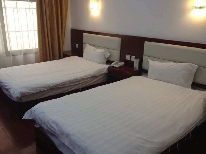 hotelPic