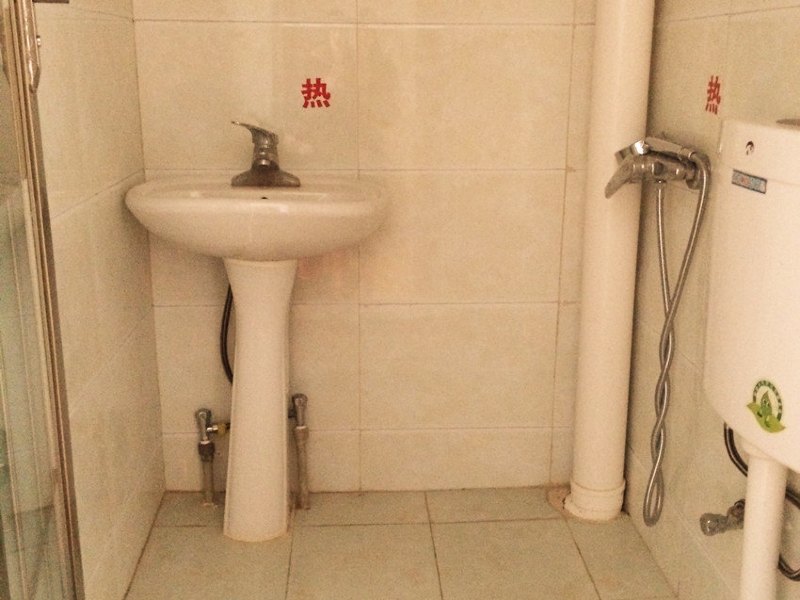 hotelPic