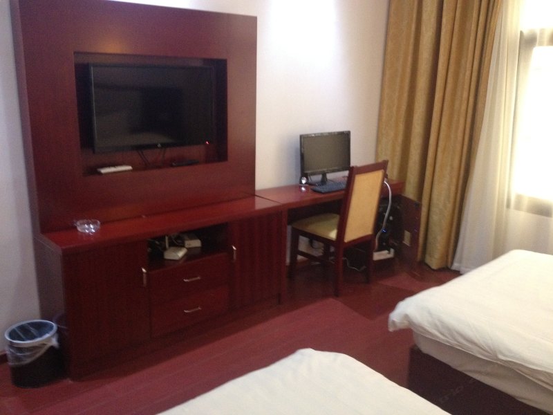 hotelPic